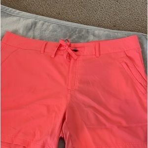 Magellan shorts beautiful color. Never worn. Size 1XL